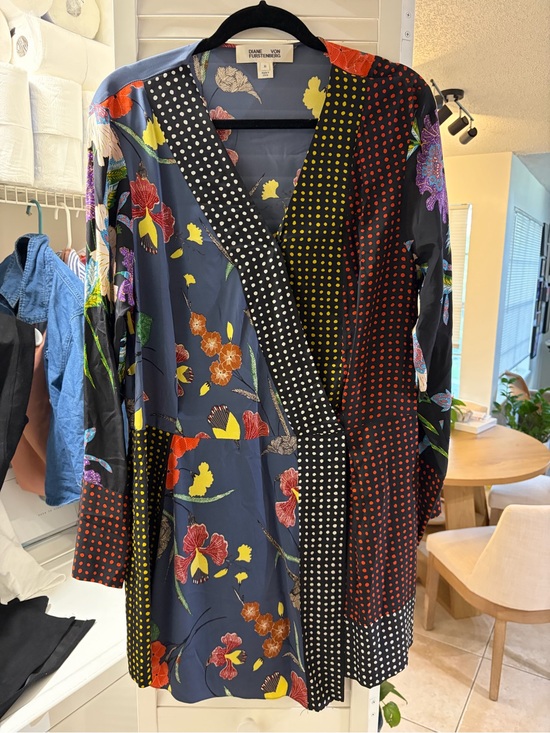 Diane Von Furstenberg Dresses & Skirts - Diane Von Furstenberg Navy Floral & Polka Dot Mix Wrap Dress